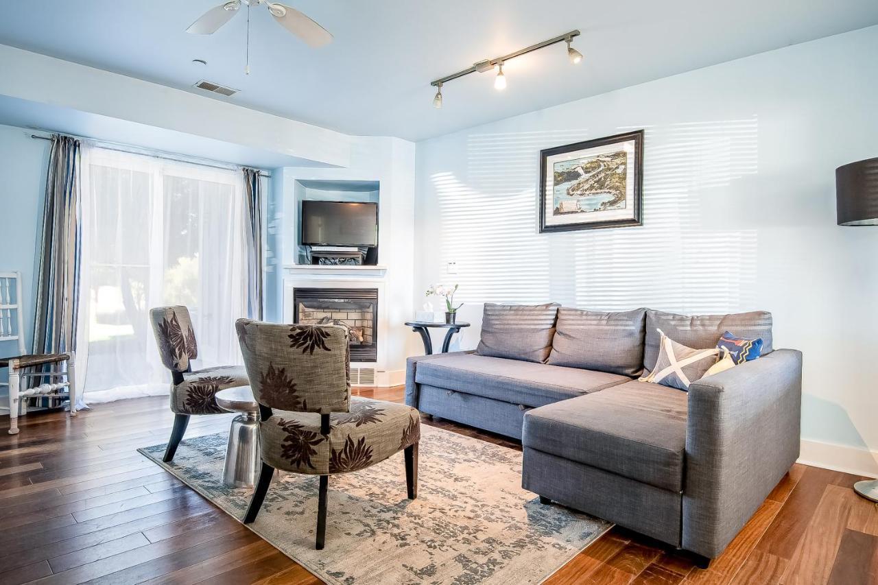 Bluebird Condo Douglas Bagian luar foto