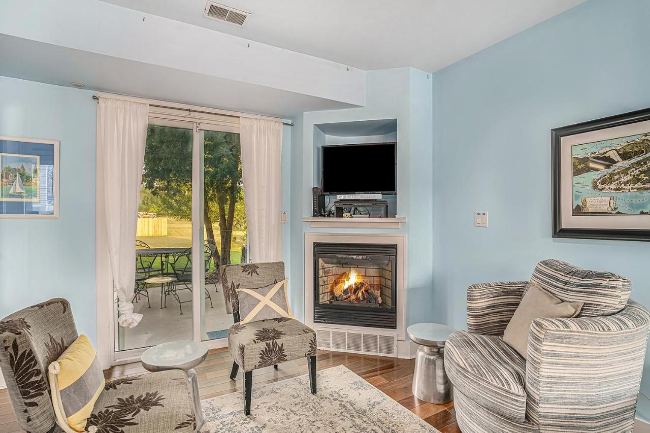 Bluebird Condo Douglas Bagian luar foto