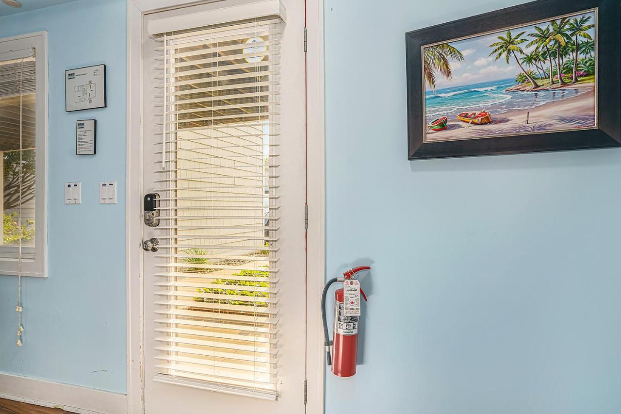 Bluebird Condo Douglas Bagian luar foto