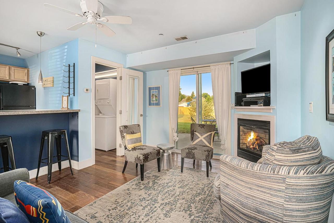 Bluebird Condo Douglas Bagian luar foto