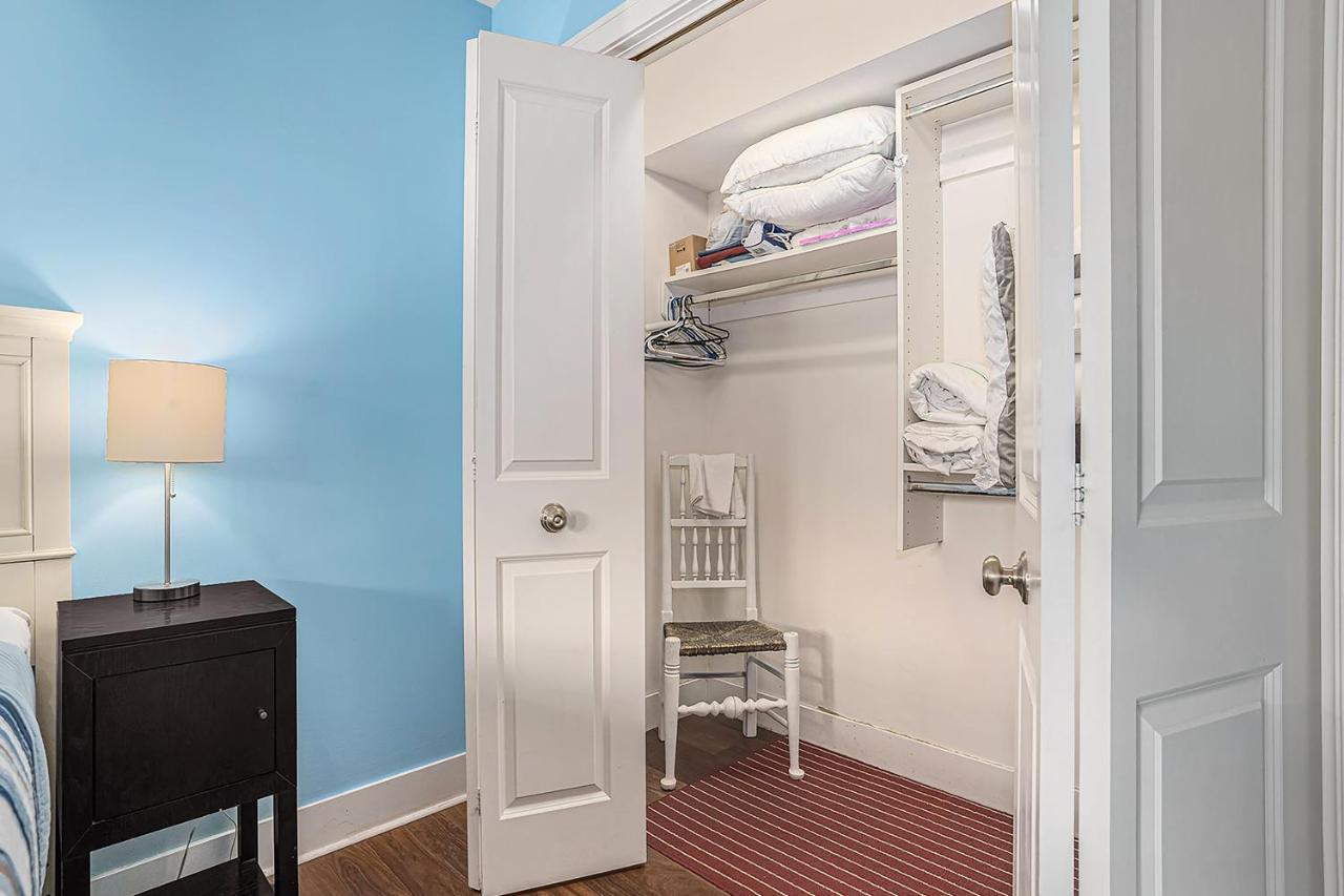 Bluebird Condo Douglas Bagian luar foto