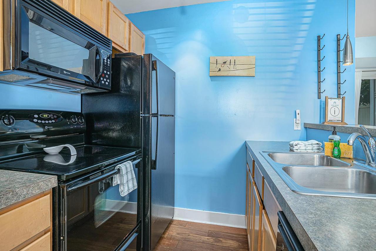 Bluebird Condo Douglas Bagian luar foto