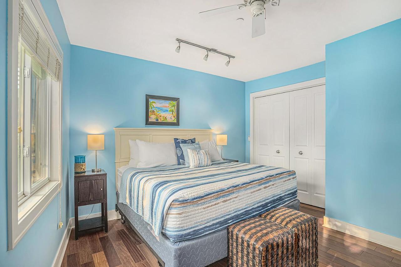Bluebird Condo Douglas Bagian luar foto