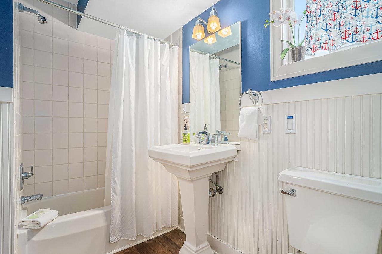 Bluebird Condo Douglas Bagian luar foto