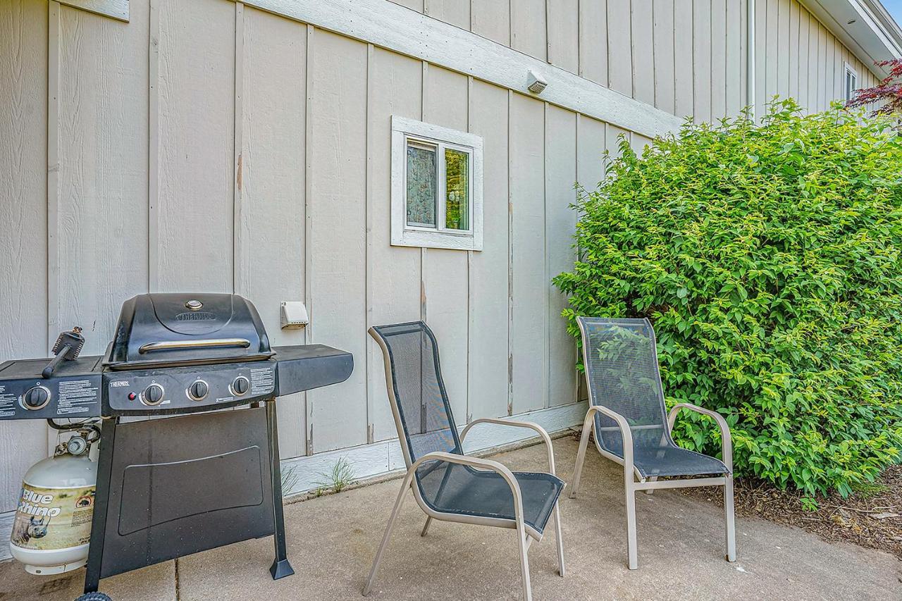 Bluebird Condo Douglas Bagian luar foto