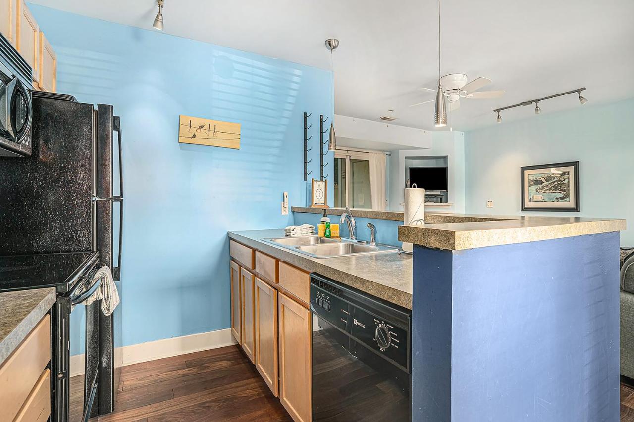 Bluebird Condo Douglas Bagian luar foto